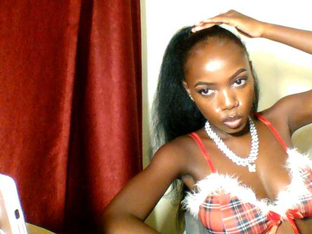 Pinkypetite's BongaCams show and profile