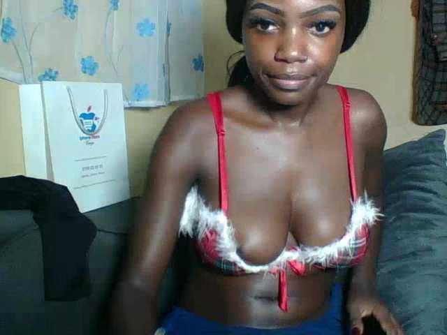 Pinkypetite's BongaCams show and profile