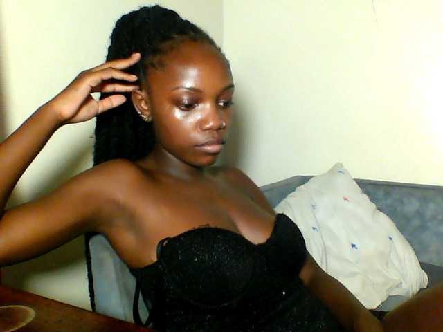 Pinkypetite's BongaCams show and profile