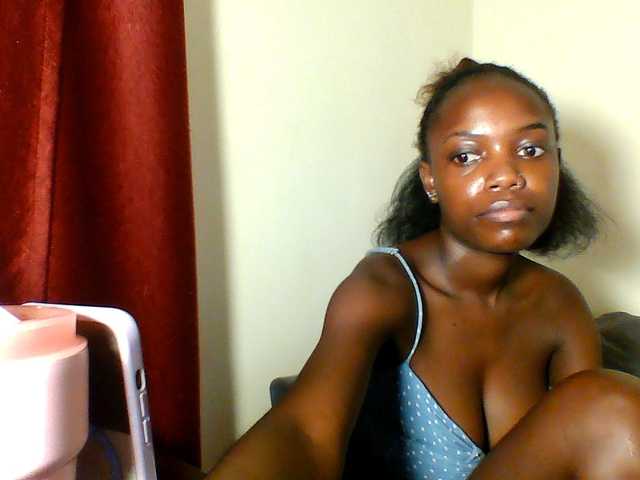 Pinkypetite's BongaCams show and profile