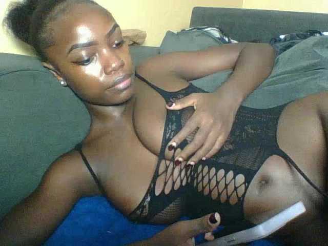 Pinkypetite's BongaCams show and profile