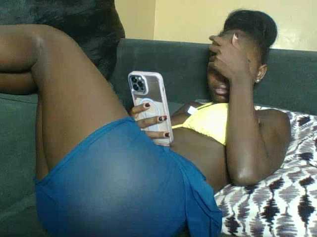 Pinkypetite's BongaCams show and profile