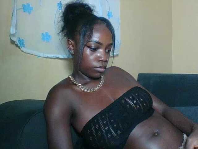 Pinkypetite's BongaCams show and profile