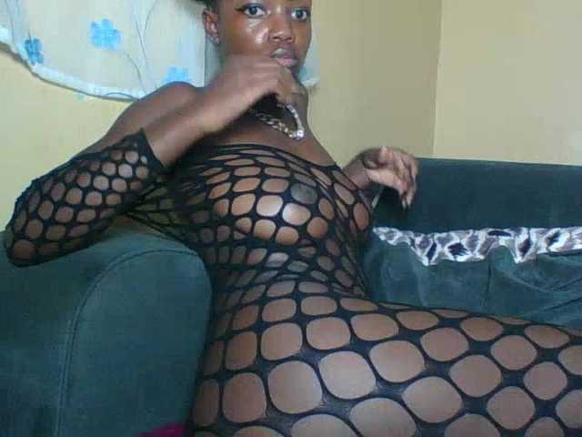 Pinkypetite's BongaCams show and profile