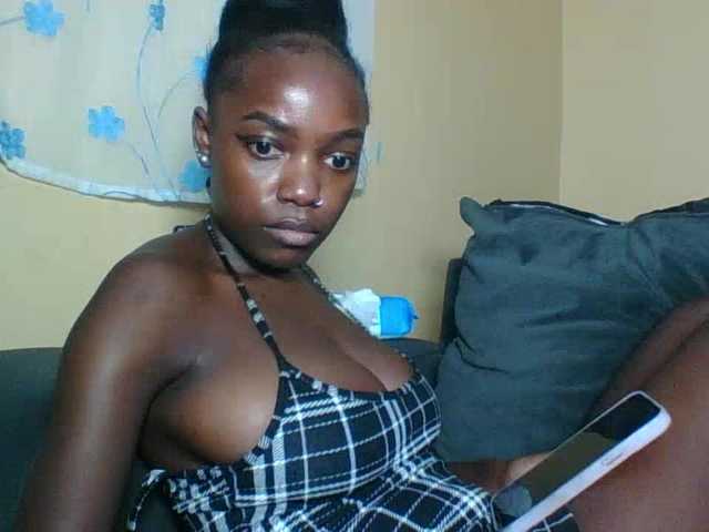 Pinkypetite's BongaCams show and profile