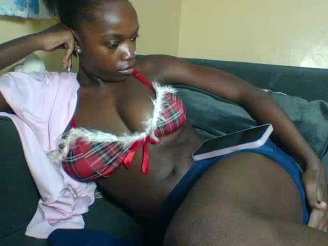 Pinkypetite's BongaCams show and profile