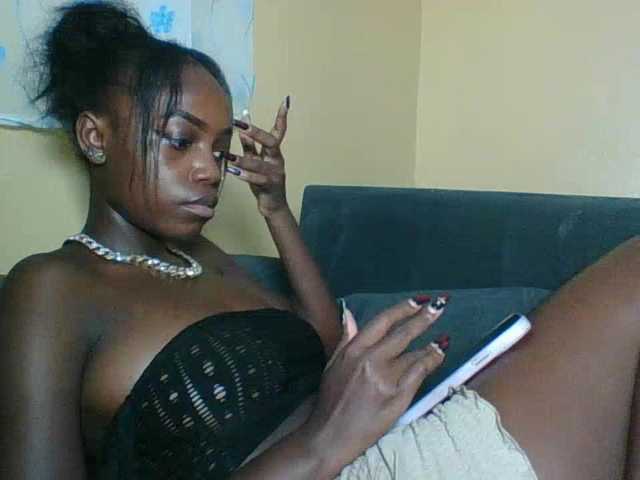 Pinkypetite's BongaCams show and profile