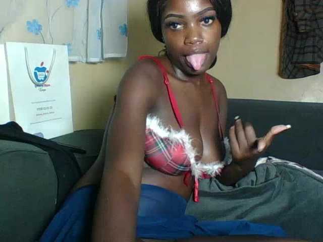 Pinkypetite's BongaCams show and profile