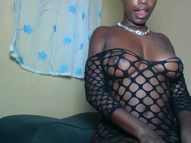 Pinkypetite's BongaCams show and profile