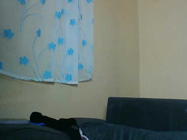 Pinkypetite's BongaCams show and profile