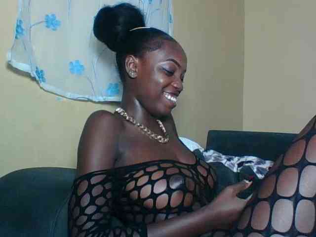 Pinkypetite Live Webcam on BongaCams