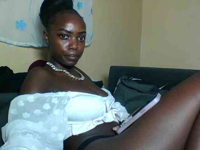 Pinkypetite Live Webcam on BongaCams