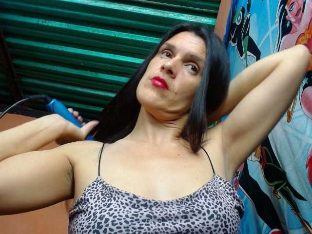 annyluna's BongaCams show and profile