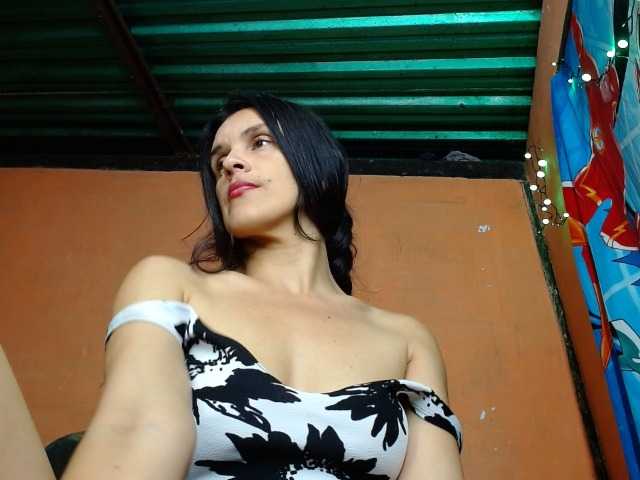 annyluna's BongaCams show and profile