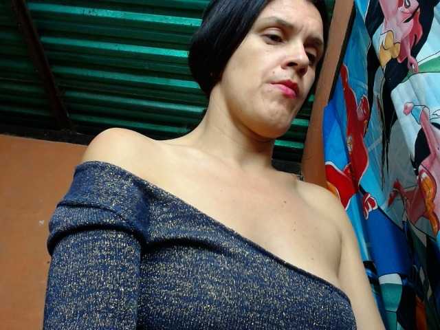 annyluna's BongaCams show and profile