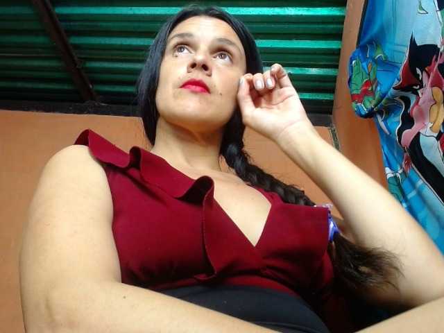 annyluna's BongaCams show and profile