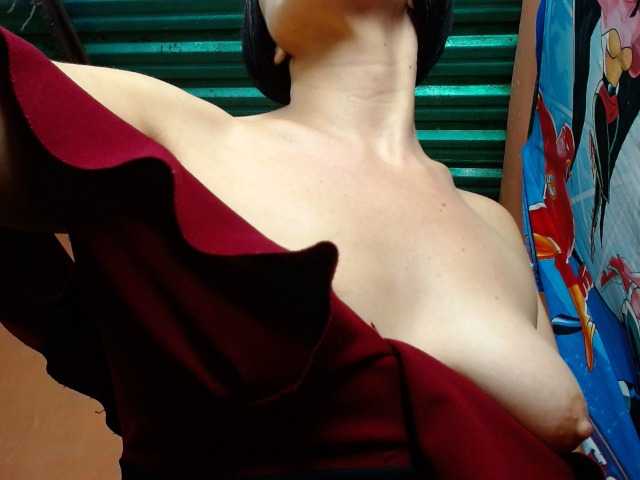 annyluna's BongaCams show and profile