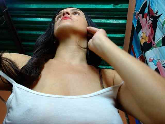 annyluna Live Webcam on BongaCams