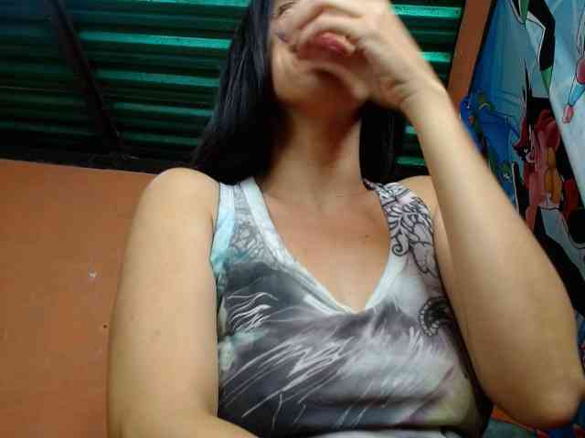 annyluna Live Webcam on BongaCams