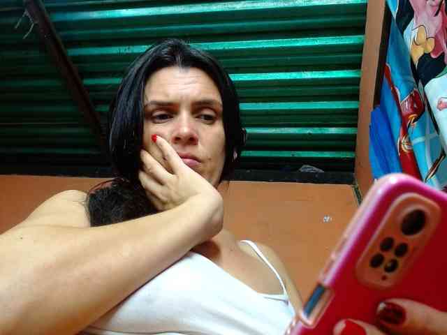 annyluna Live Webcam on BongaCams