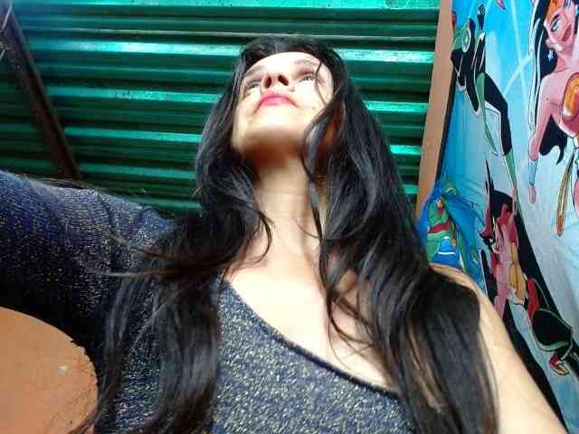 annyluna Live Webcam on BongaCams