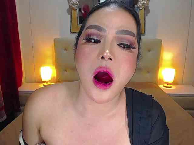 ClassySassyTs Live Webcam on BongaCams