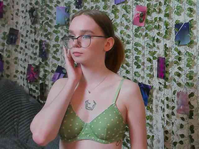 webcam strip Stacey-Kiss