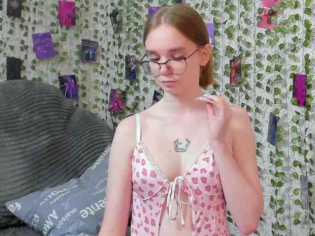 Stacey-Kiss webcam