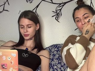 ZoyaVikki Porn Show