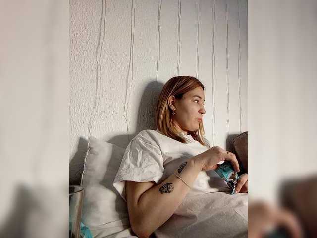 2Love-Love2's BongaCams show and profile