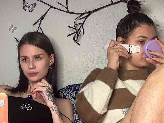 2Love-Love2 Live Webcam on BongaCams