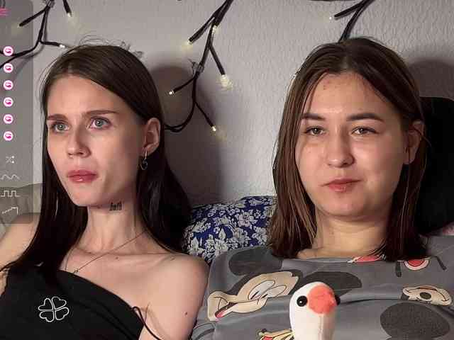ZoyaVikki webcam