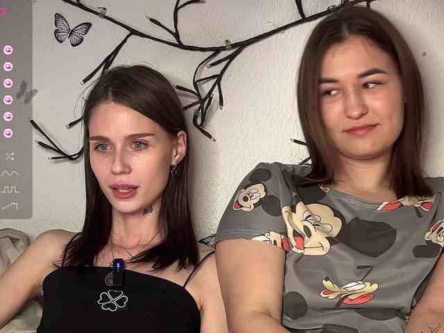 ZoyaVikki webcam