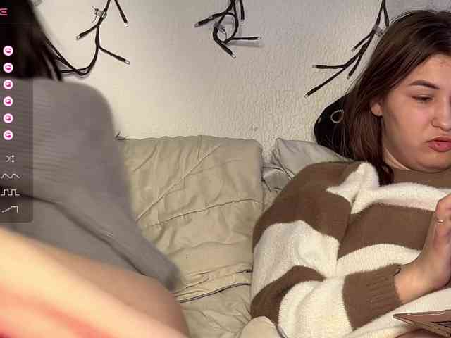 2Love-Love2 Live Webcam on BongaCams