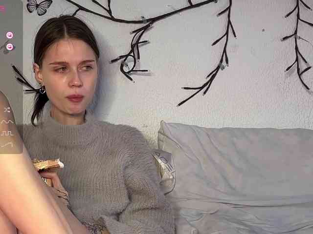 ZoyaVikki webcam