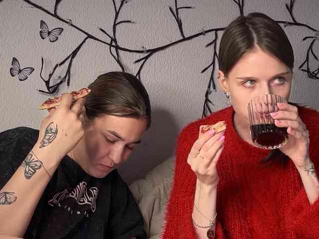 2Love-Love2 Live Webcam on {site_name}