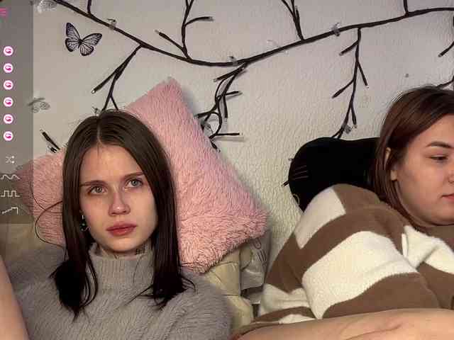 ZoyaVikki webcam