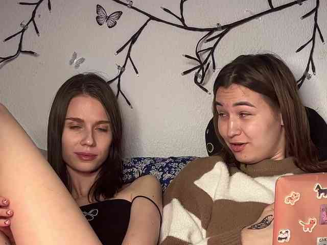 ZoyaVikki webcam