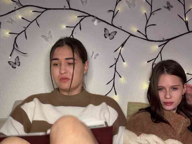 ZoyaVikki webcam