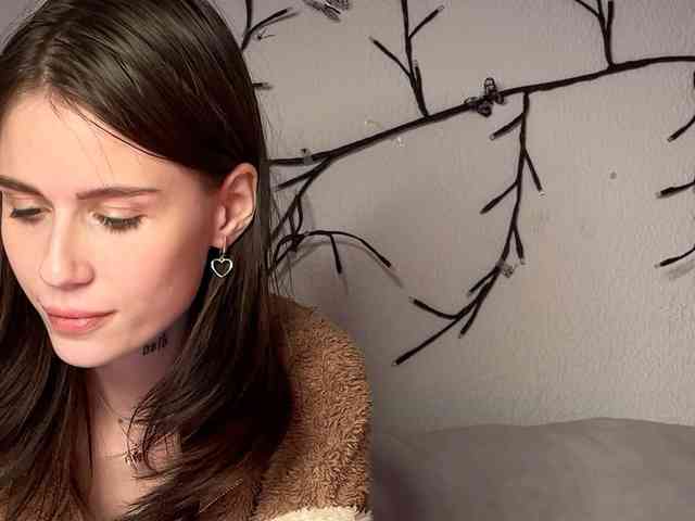 ZoyaVikki webcam
