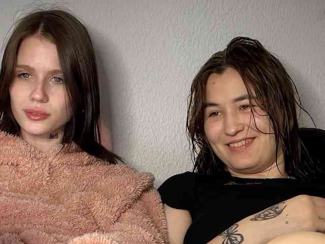 2Love-Love2 Live Webcam on BongaCams
