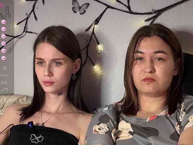 ZoyaVikki webcam