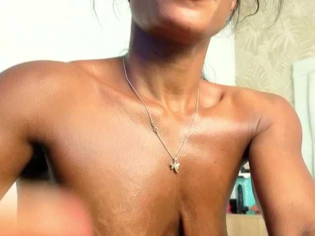 daffnelewis's BongaCams show and profile