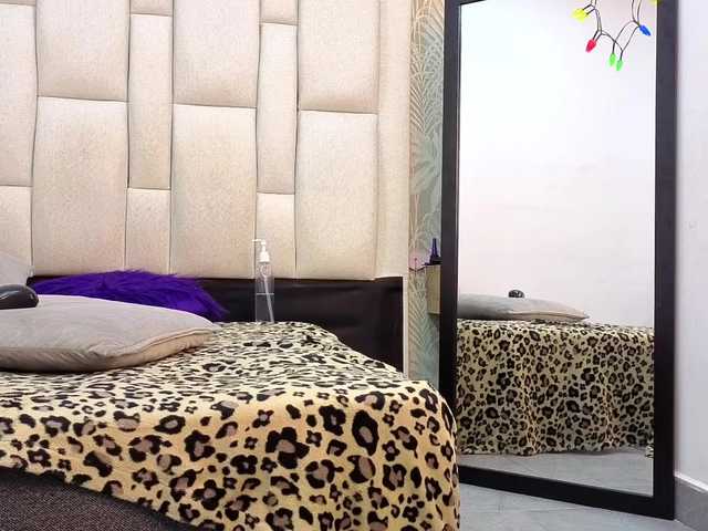 daffnelewis's BongaCams show and profile