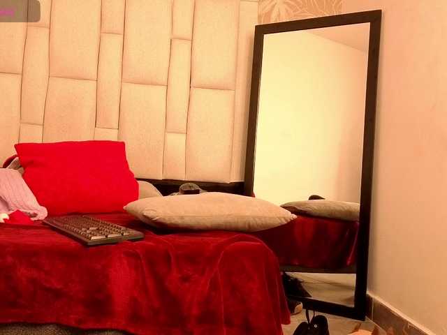 daffnelewis's BongaCams show and profile