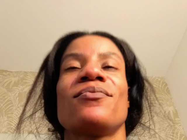 daffnelewis's BongaCams show and profile