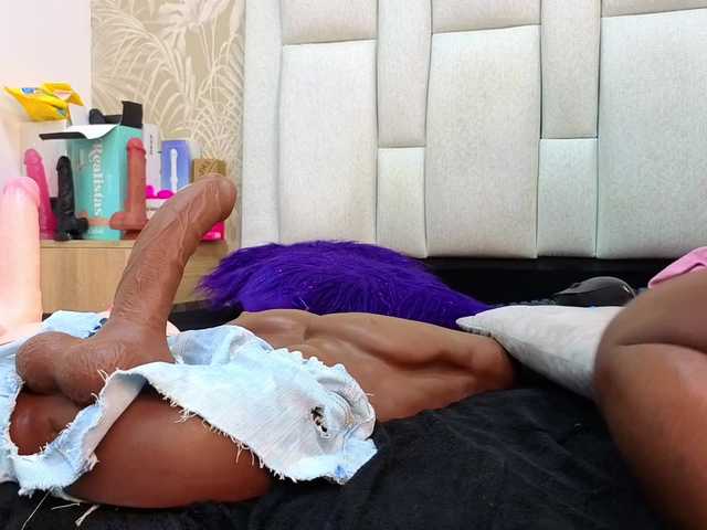 daffnelewis's BongaCams show and profile