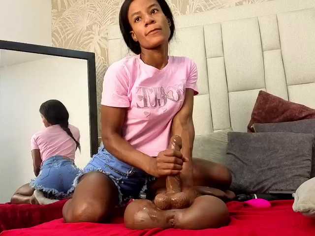 daffnelewis from BongaCams