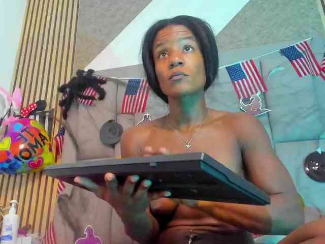 daffnelewis webcam