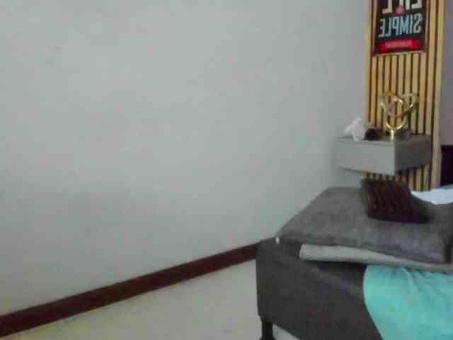 daffnelewis webcam